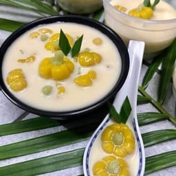 บัวลอยไข่หวานมะพร้าวอ่อน