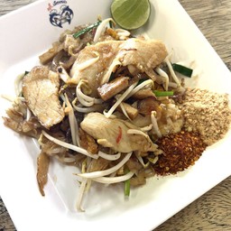 ผัดไทยเมืองชล