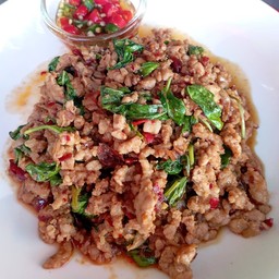 กะเพราเนื้อสับเป็นกับข้าว2คน