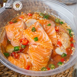 Set แซลมอนดองน้ำปลา 10 ชิ้น แถมฟรี 1 ชิ้น
