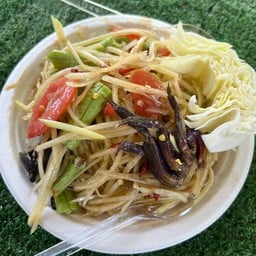 อุ้ย กะเตี๋ยว ส้มตำ  ไก่ย่าง รสเด็ด