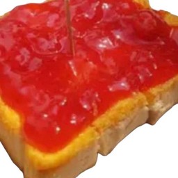 ขนมปังปิ้งเนย แยมสตรอว์เบอร์รี่