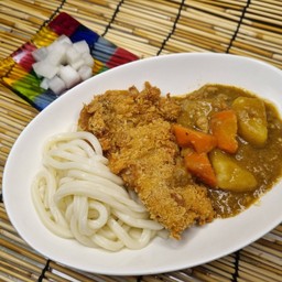 อูด้งแกงกะหรี่ญี่ปุ่นไก่ทอด