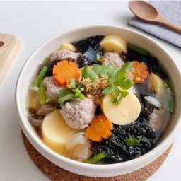 ต้มจืดเต้าหู้ไข่สาหร่ายไก่สับ