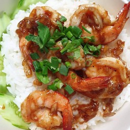 กุ้งกระเทียมราดข้าว
