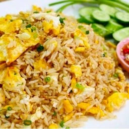 ผัดไทแม่สารภี อาหารตามสั่ง