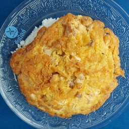 ไข่เจียวหมูสับราดข้าว