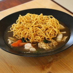 หมี่กรอบราดหน้าทะเล