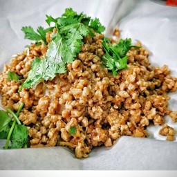 เนื้อโคขุนสับทอดกระเทียมพริกไทย