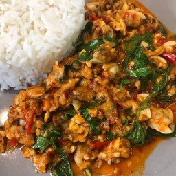 พริกแกงหอยลายราดข้าว