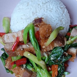 คะน้าหมูกรอบ(ราดข้าว)