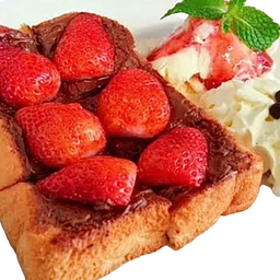 นูเทลล่าโทสต์ สตรอว์เบอร์รี่และไอศกรีม 2 ลูก