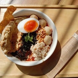 เส้นเล็กต้มยำแห้งโบราณ