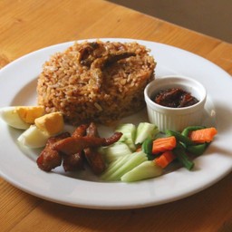 ข้าวคลุกน้ำพริกปลากรอบหมูแดดเดียว