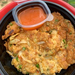 ข้าวไข่เจียว ใส่หมูสับ+หอมใหญ่+พริก