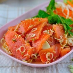 ยำปลาแซลมอน