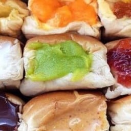 ขนมหวานบ้านวันใหม่ เฉลิมพระเกียรติร.9