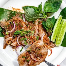 น้ำตกคอหมูย่าง