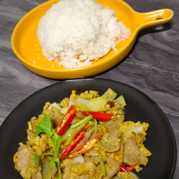 เซ็ตผัดผงกระหรี่+ข้าว+ไข่ดาว/ไข่เจียว/ไข่เยี่ยวม้าทอด