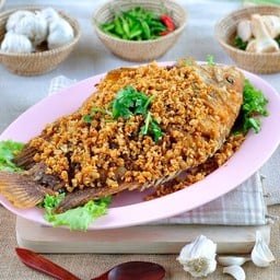 ปลาทับทิมทอดกระเทียม