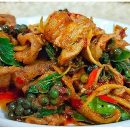 หมูป่าผัดเผ็ด