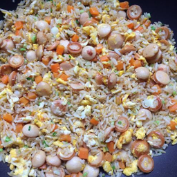 ข้าวผัดไส้กรอก