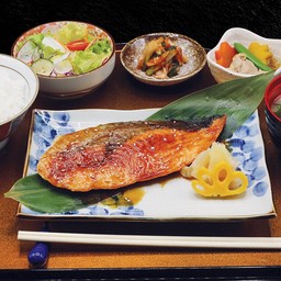 ชุดปลาแซลมอนเทริยากิ