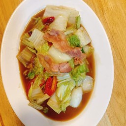 ผัดผักกาดขาวเบคอน