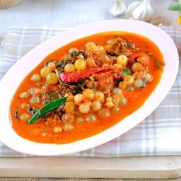 ไข่ปลาริวกิวผัดพริกแกง