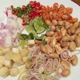 ไก่สามอย่าง