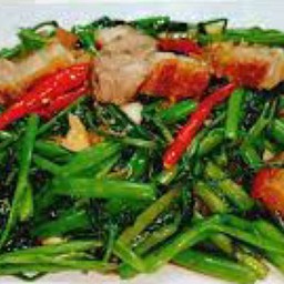 ข้าวราดผักบุ้ง