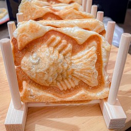 Rika Taiyaki พระพุทธบาท พระพุทธบาท