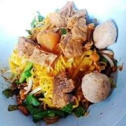 เตี๋ยวเรือ ซอย 9 อุบลฯ