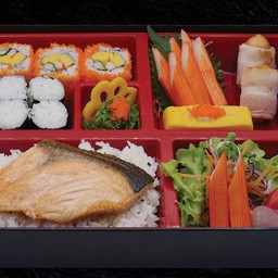 ชุดบนโตะแซลมอนพิเศษ