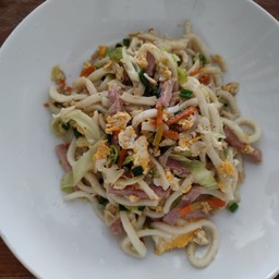 อุด้งผัดแฮม-กุ้ง-หมู