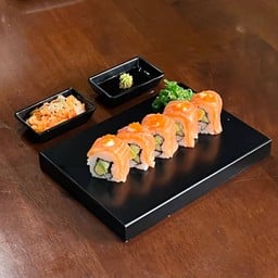 SALMON ROLL