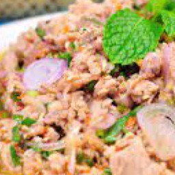 ข้าวราดลาบ