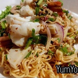 ลาบมาม่ารวมมิตร