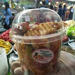 ยำผลไม้ทรงเครื่องบุฟเฟ่ต์ ตลาดเซียร์รังสิต