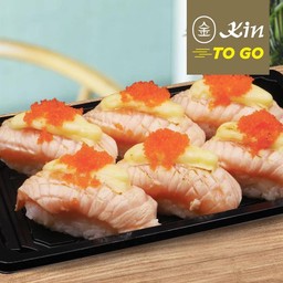 ซูชิปลาแซลมอนเบิร์นชีส 6 คำ