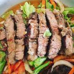 ยำเนื้อย่าง