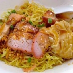 เหินฟ้า บะหมี่มาเก๊า สูตรต้นตำหรับ สุขุมวิท93
