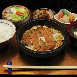 ชุดข้าวหมูทอดราดไข่