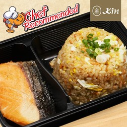 ข้าวผัดแซลมอน + แซลมอนย่าง