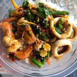 ผัดช่าทะเล  ไข่ดาว