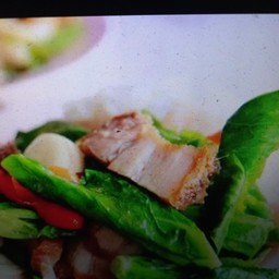 ข้าวแขนงหมูกรอบ
