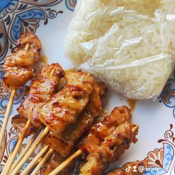 หมูปิ้ง 20 ไม้ +ข้าวเหนียว 2 ห่อ