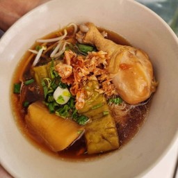 ก๋วยเตี๋ยวไก่ตุ๋นมะระ