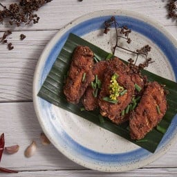 ปีกไก่ทอดพริกลาบ