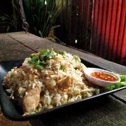 ข้าวผัดกระเพรารวมมิตร